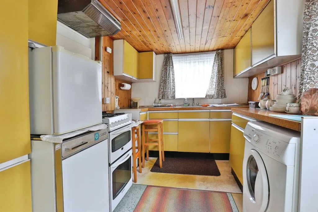 2 bed Semi-Detached