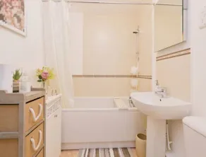 2 bed Ground Flat