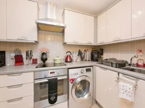 2 bed Ground Flat