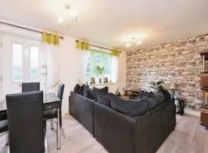2 bed Ground Flat