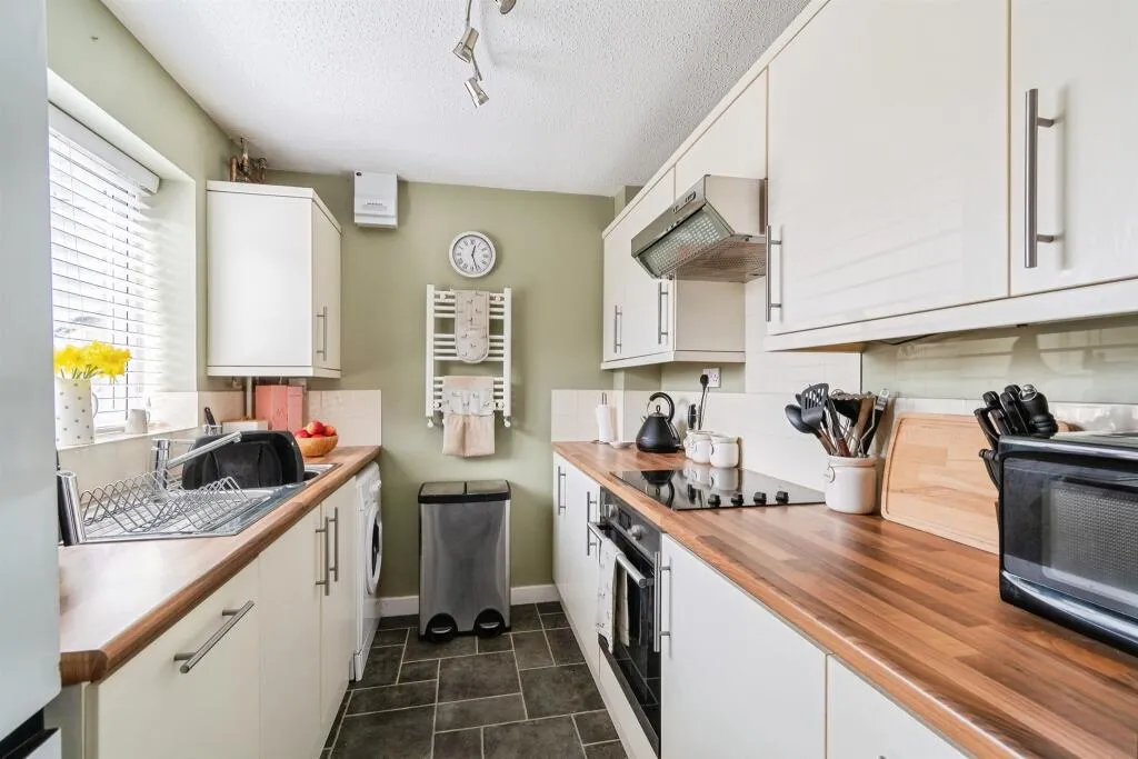 2 bed End of Terrace