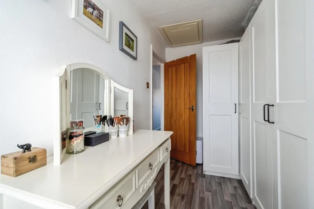 2 bed End of Terrace