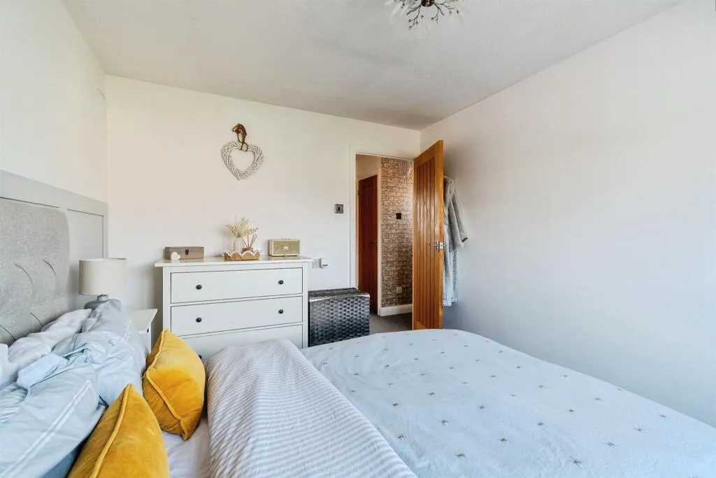 2 bed End of Terrace