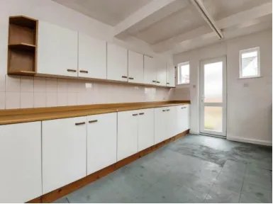 3 bed End of Terrace