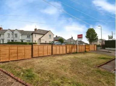 3 bed End of Terrace