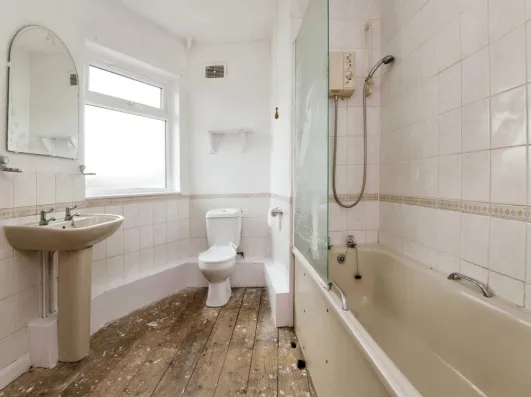 3 bed End of Terrace