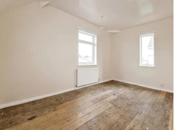 3 bed End of Terrace