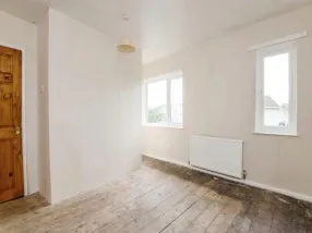 3 bed End of Terrace