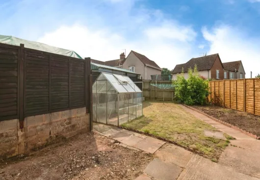 3 bed End of Terrace