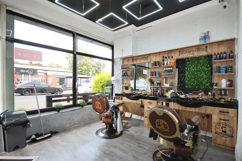 4 bed Mixed Use
