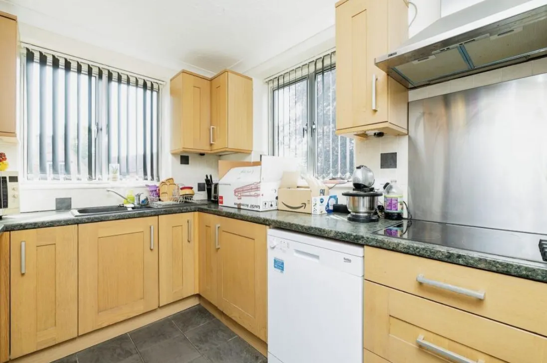 3 bed End of Terrace