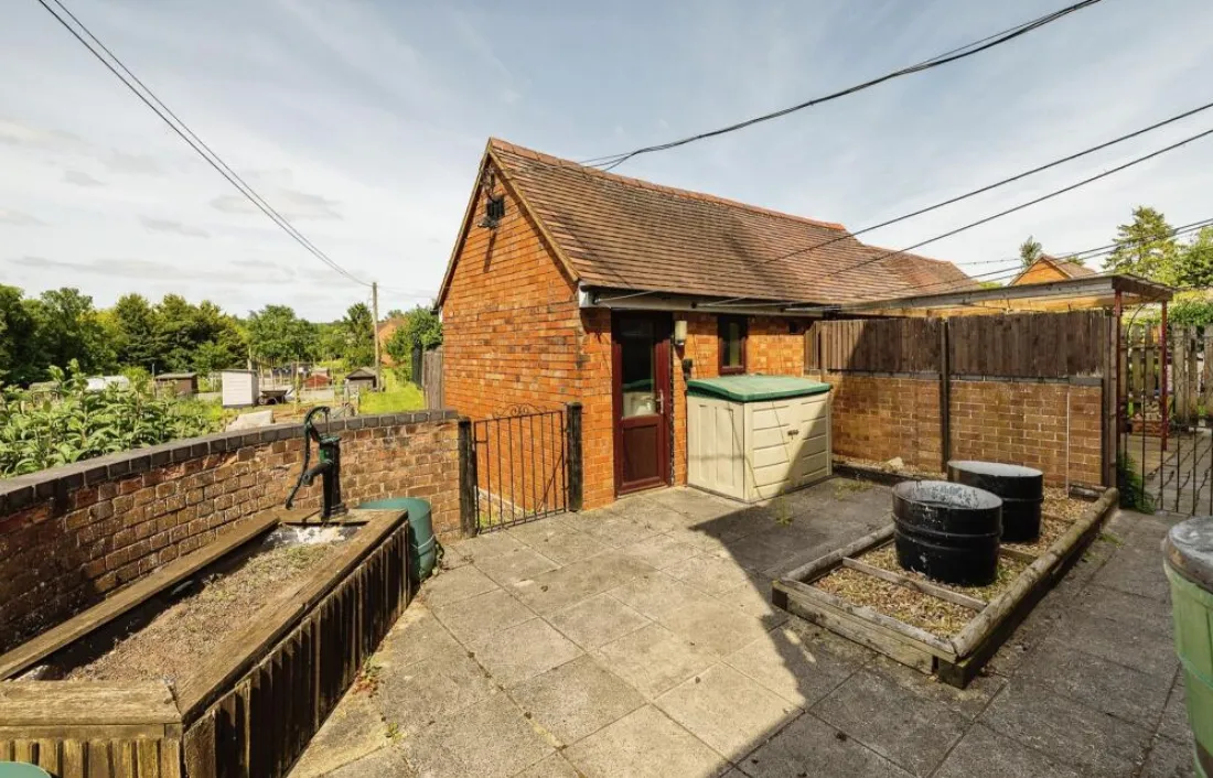 3 bed End of Terrace