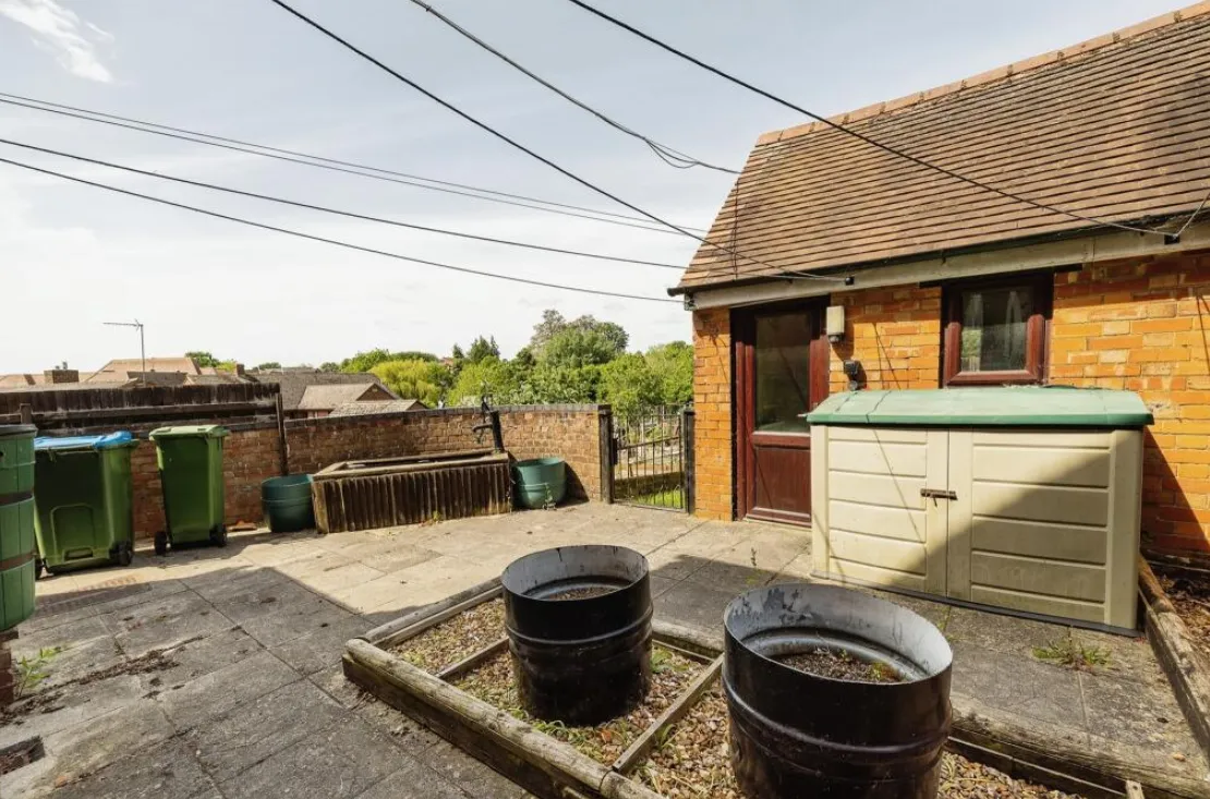 3 bed End of Terrace