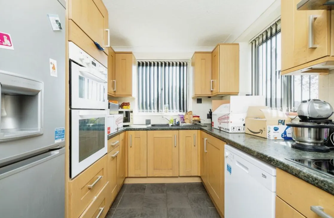 3 bed End of Terrace