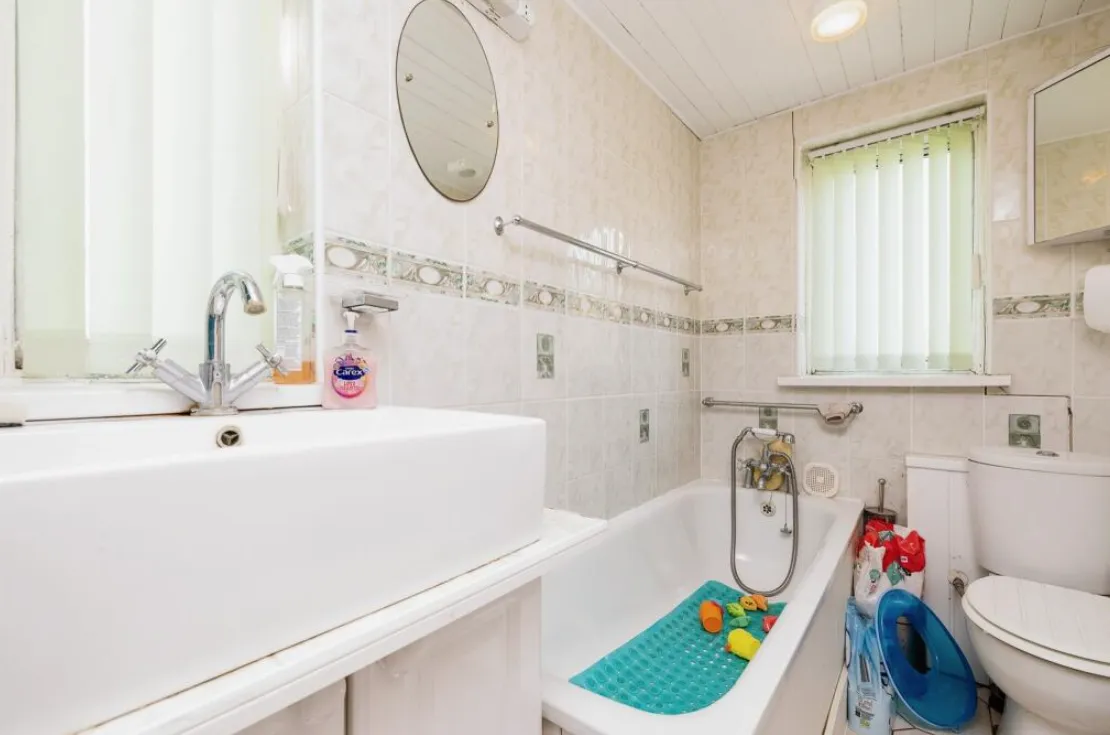 3 bed End of Terrace