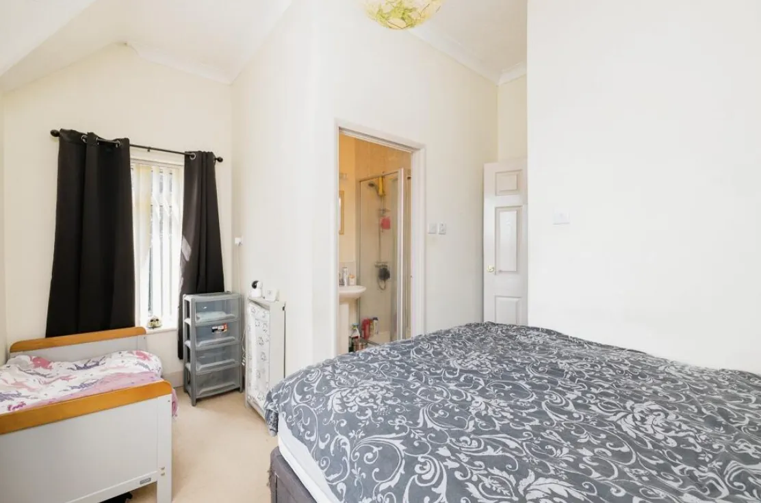 3 bed End of Terrace