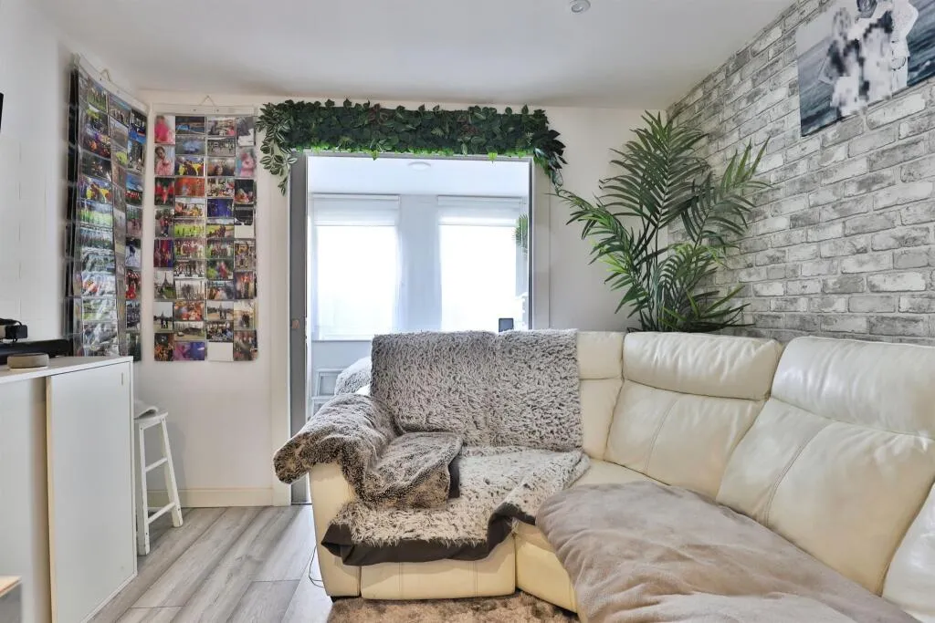2 bed Apartment