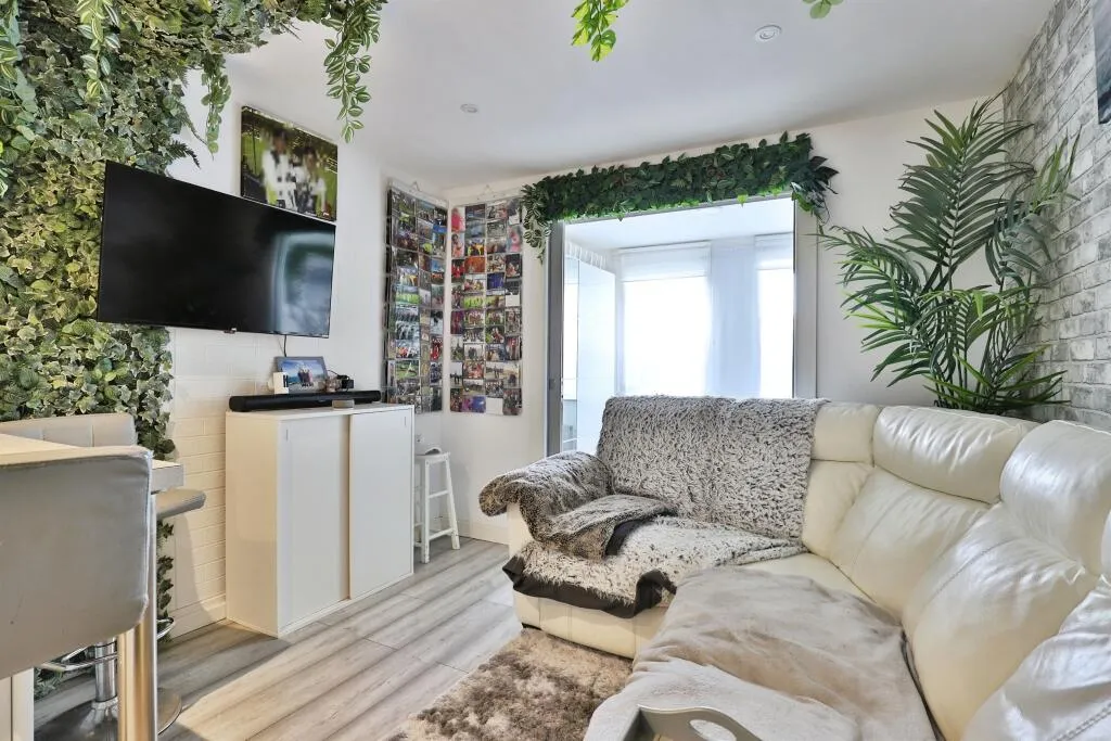 2 bed Apartment