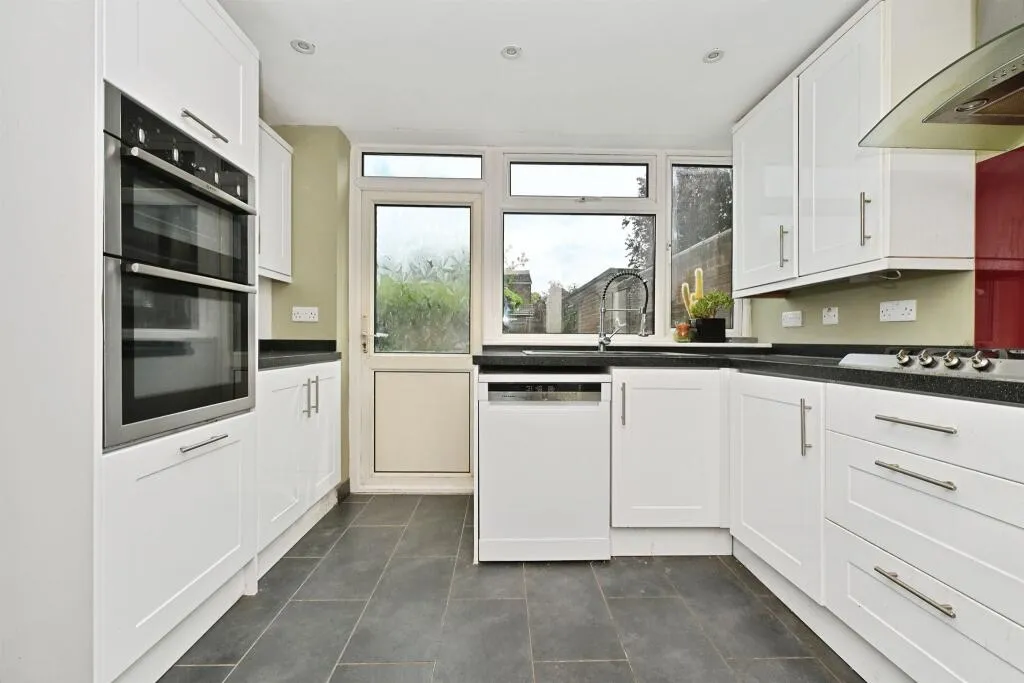 4 bed End of Terrace