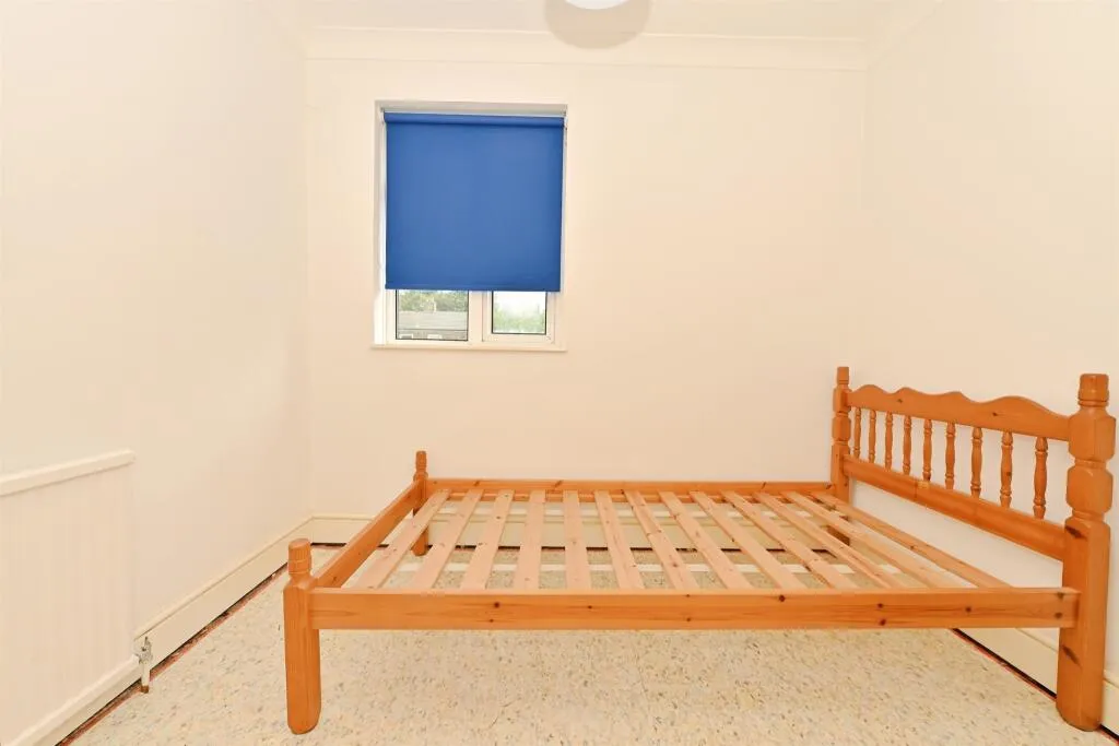 4 bed End of Terrace