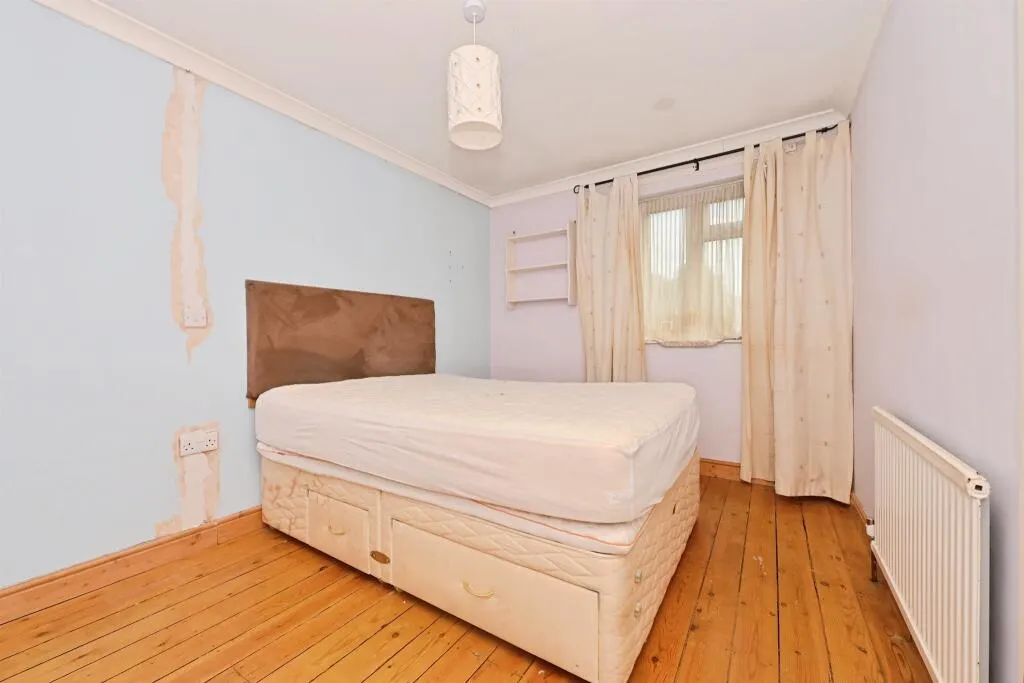 4 bed End of Terrace