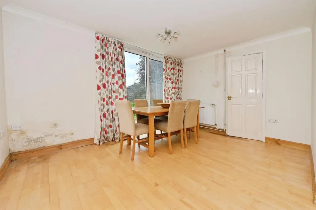 4 bed End of Terrace