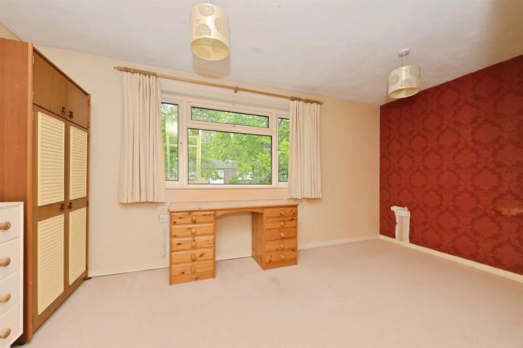 4 bed End of Terrace