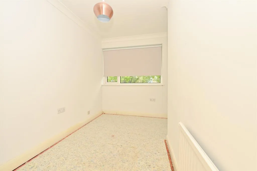 4 bed End of Terrace