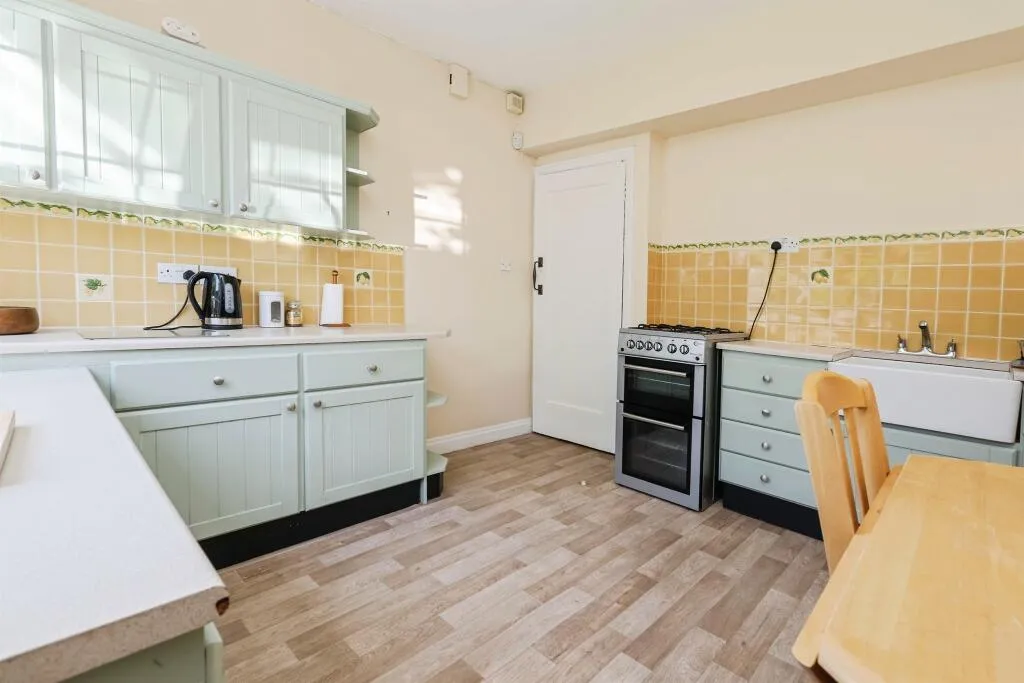 4 bed Detached