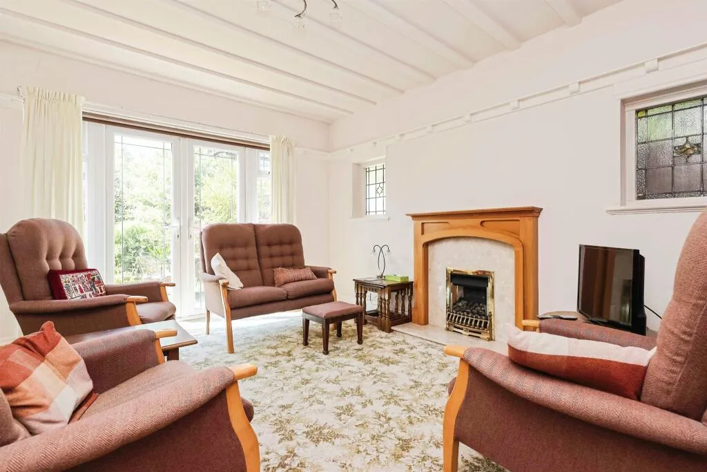4 bed Detached