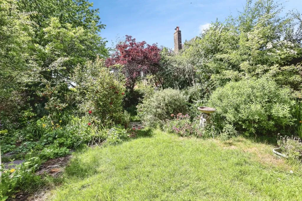 4 bed Detached