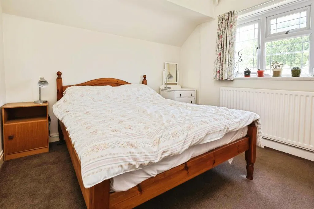 4 bed Detached