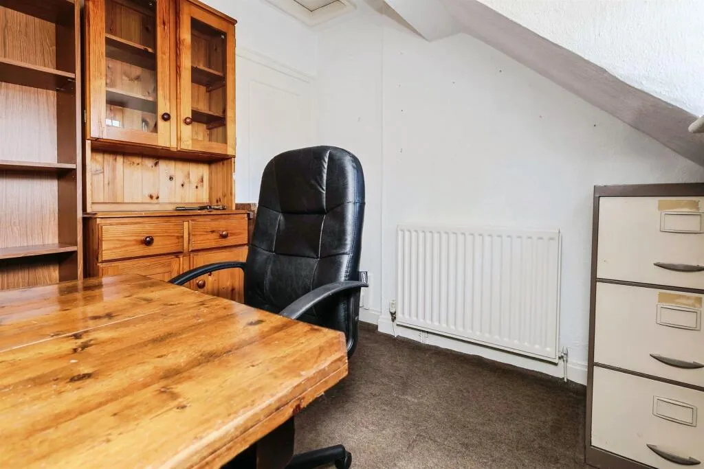 4 bed Detached