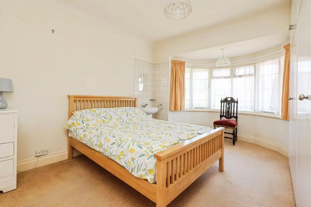 4 bed Detached
