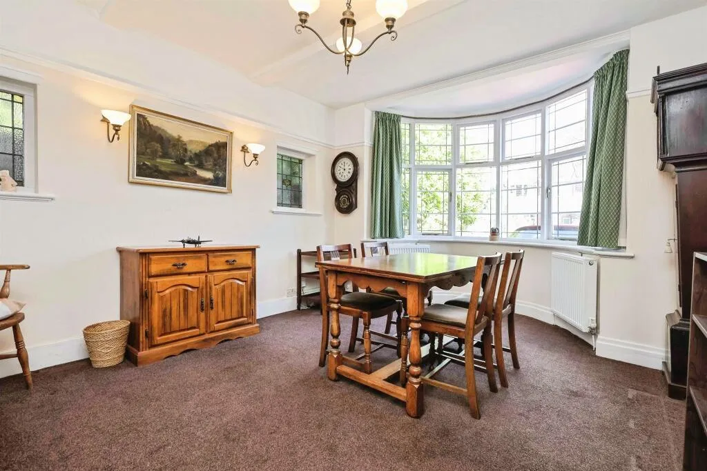 4 bed Detached