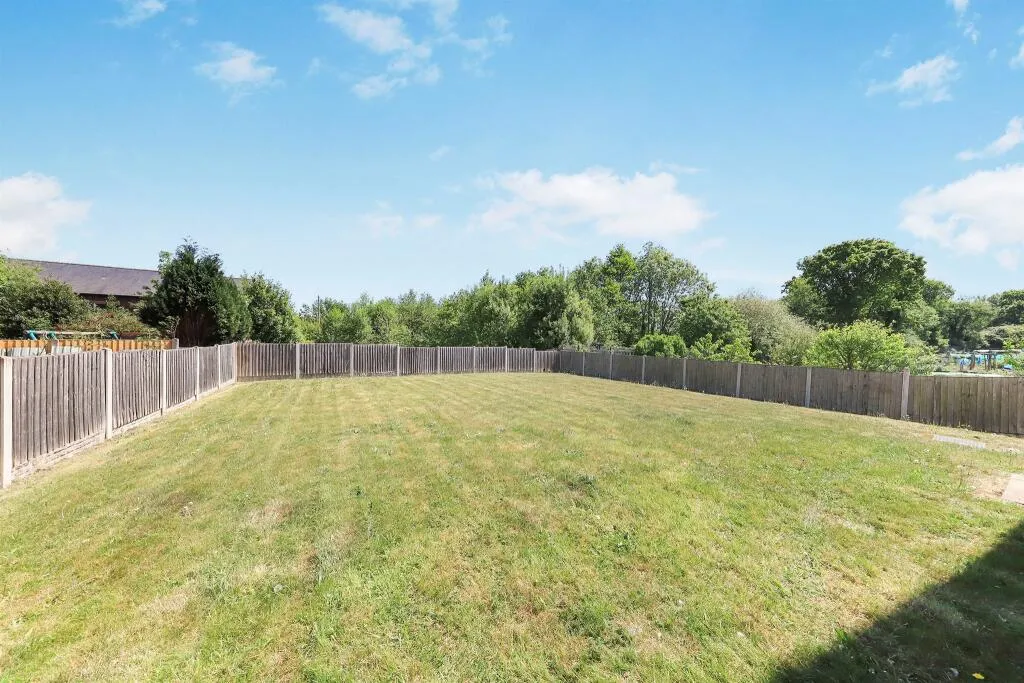 1 bed Ground Flat