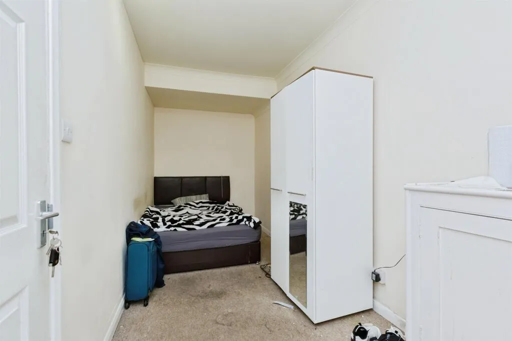 4 bed Semi-Detached