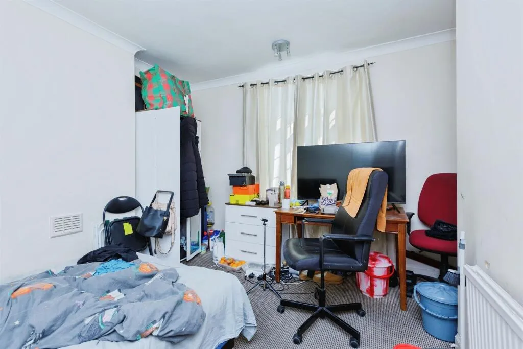 4 bed Semi-Detached