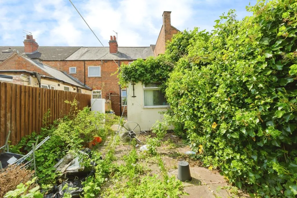 4 bed Semi-Detached