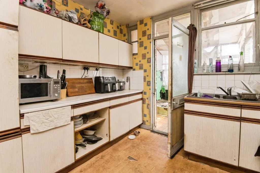 4 bed Semi-Detached