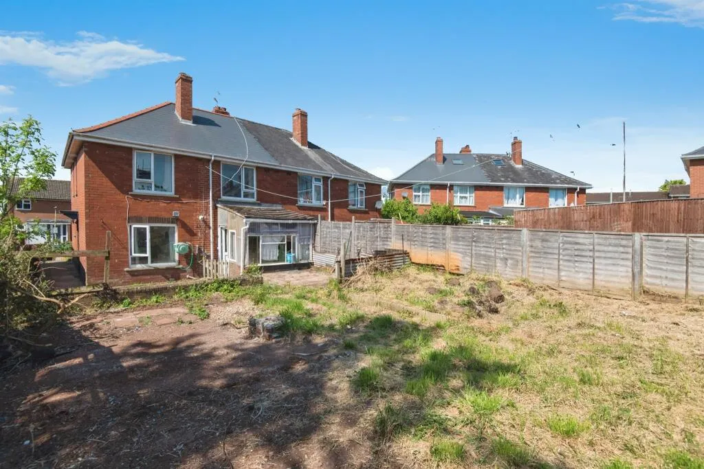 4 bed Semi-Detached
