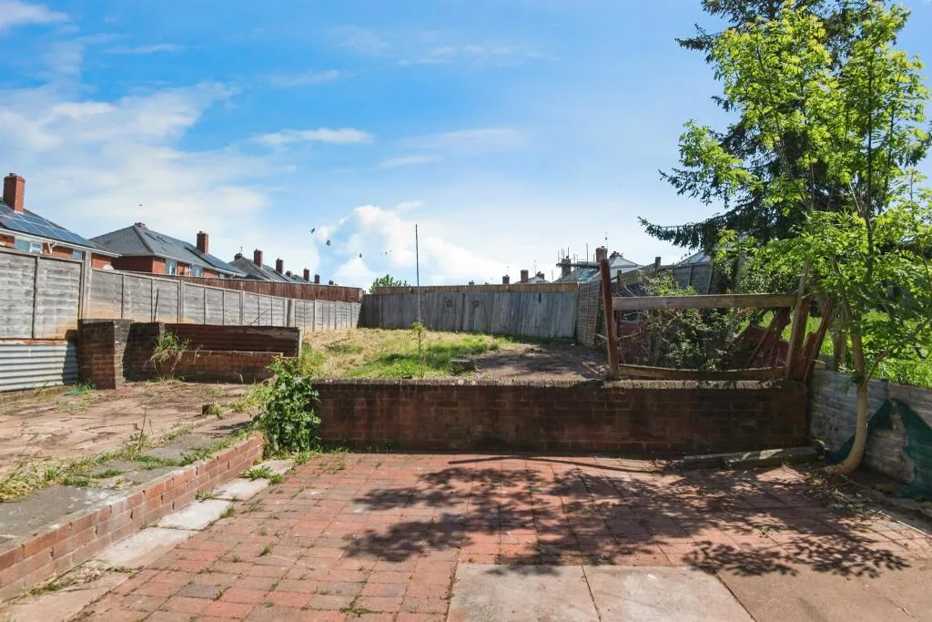 4 bed Semi-Detached