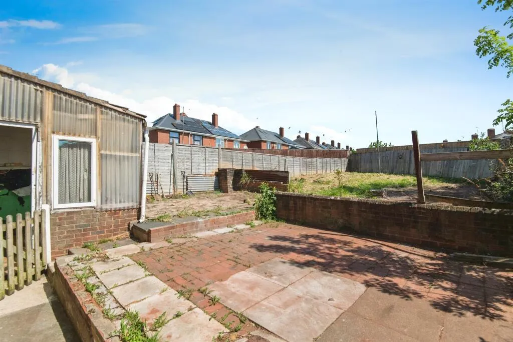 4 bed Semi-Detached