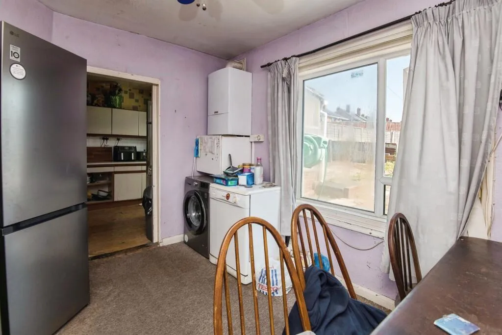 4 bed Semi-Detached