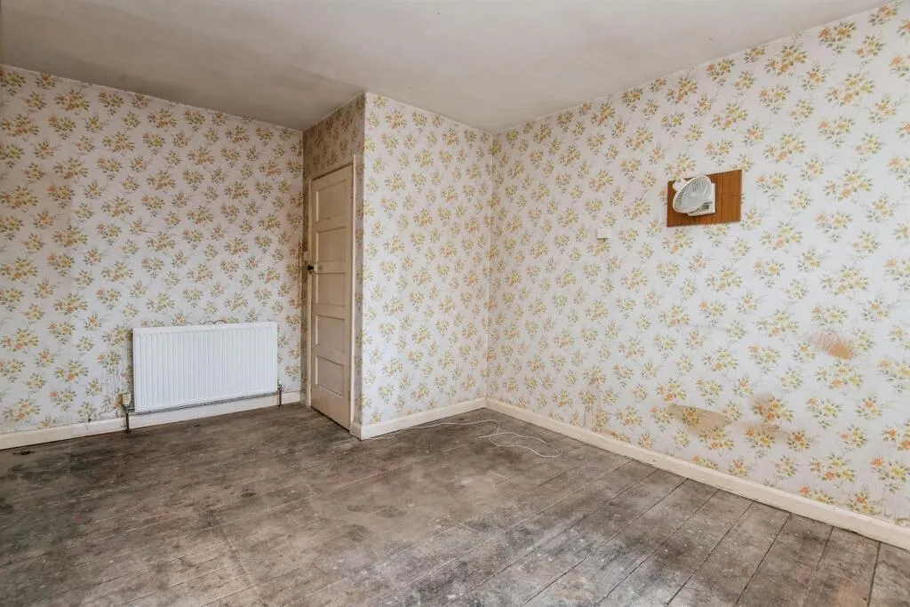 4 bed Semi-Detached