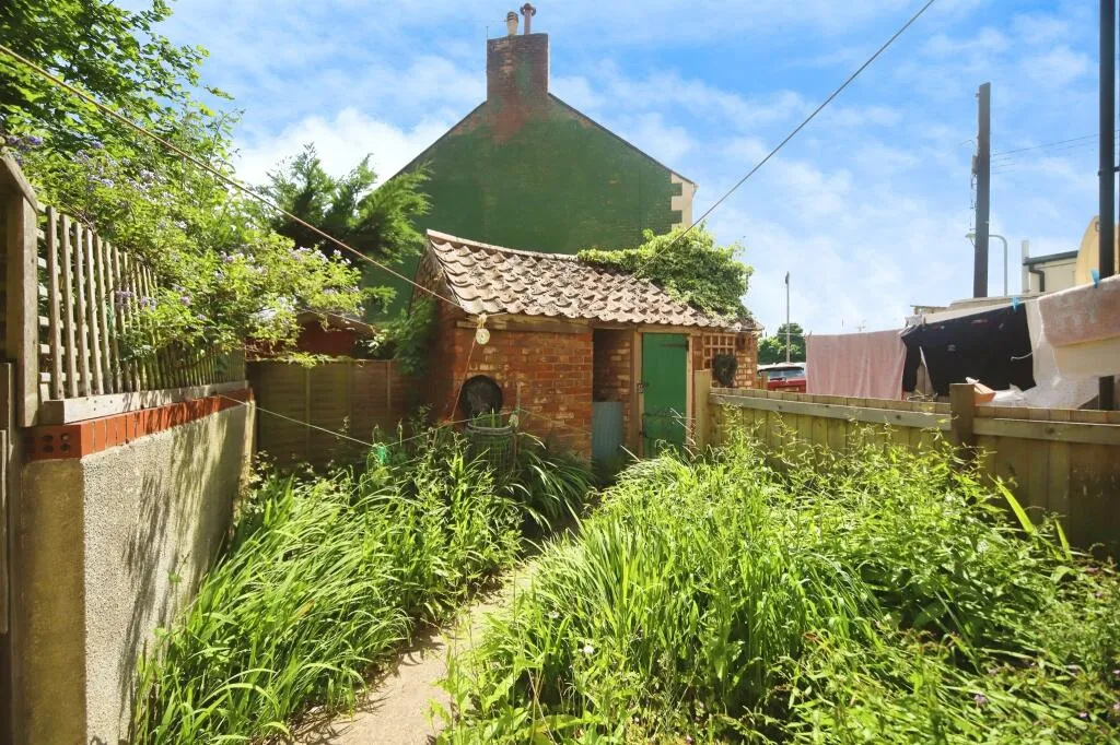 2 bed Terraced