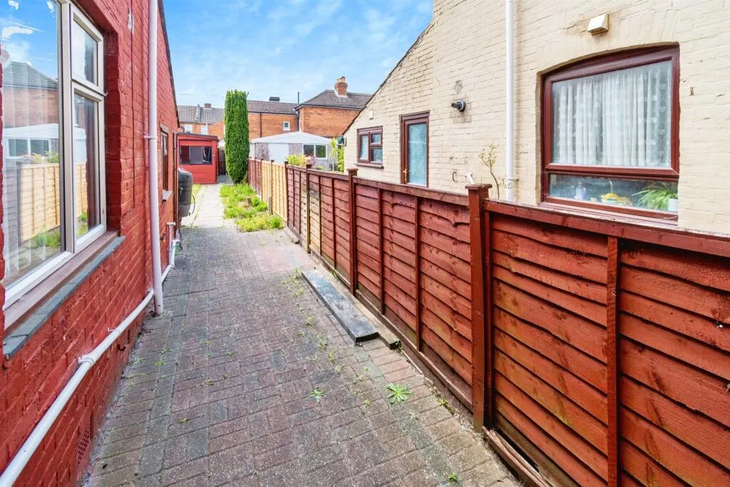 3 bed Terraced