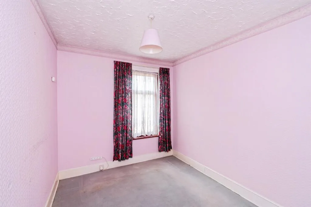 3 bed Terraced