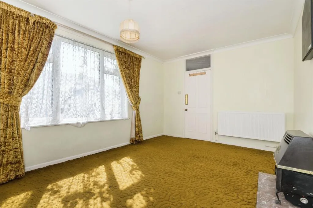 3 bed Semi-Detached