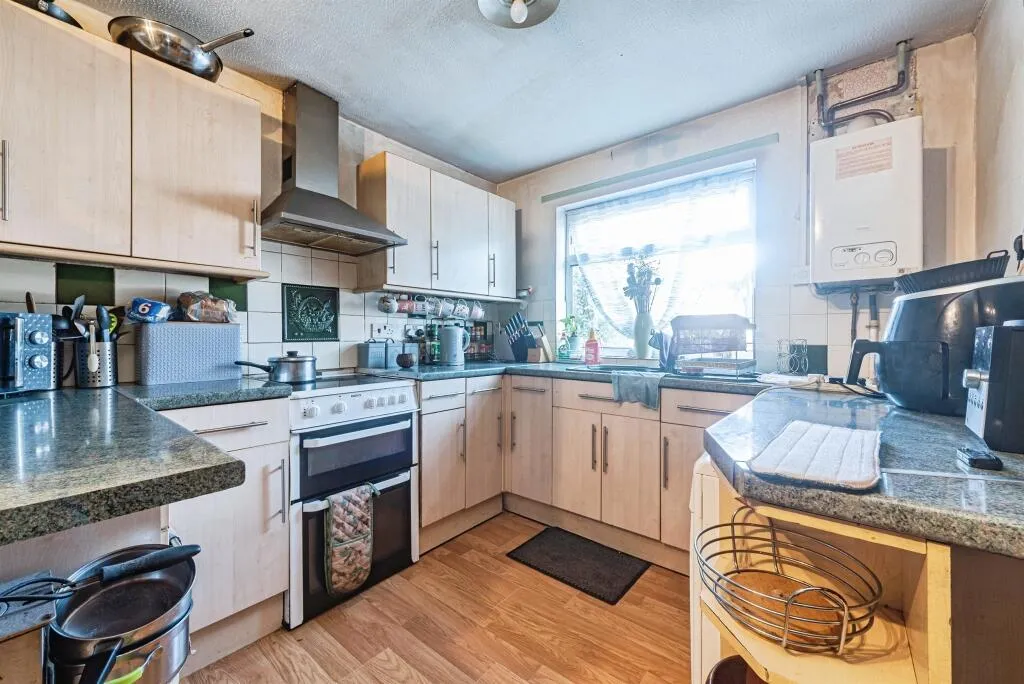 3 bed End of Terrace